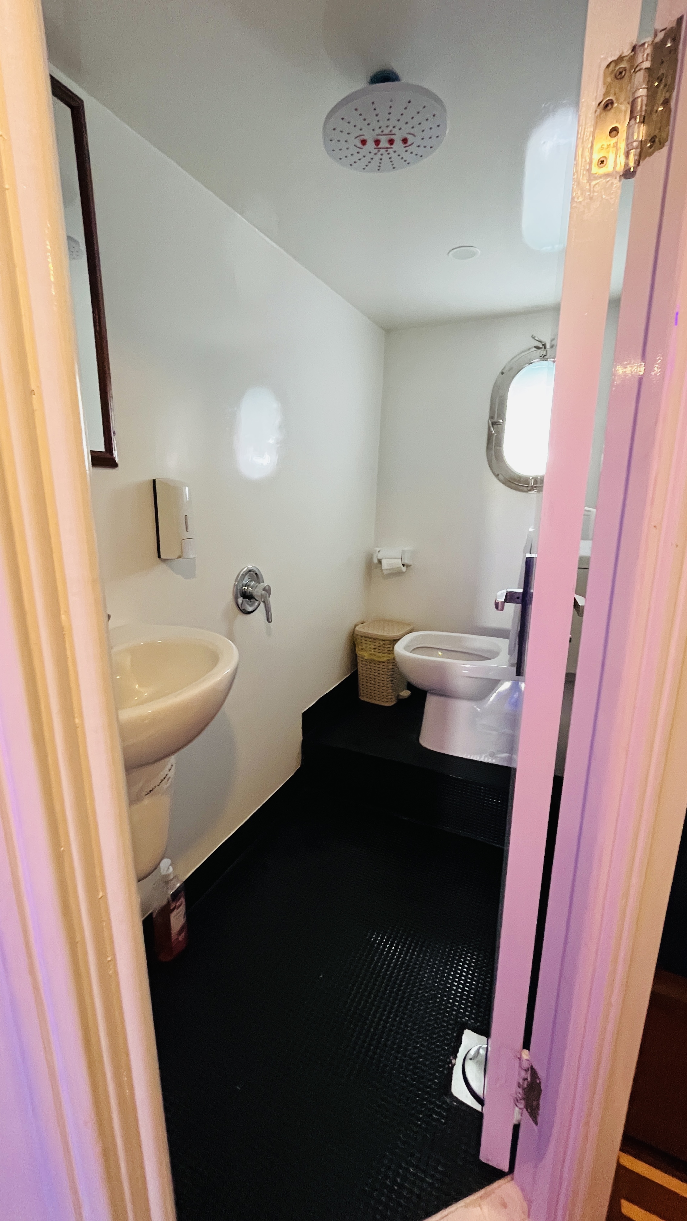 Amber 1 yacht thumbnail